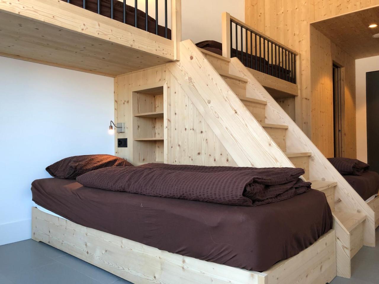Catrina Hostel Disentis Bagian luar foto